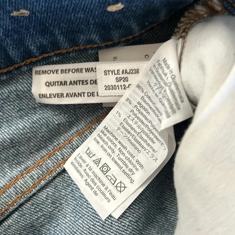 Madewell •buttoned fly